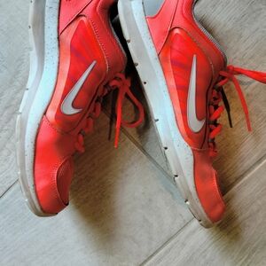 Women's Nike Flex Trainer 4 Orange Athletic Shoes Size 8